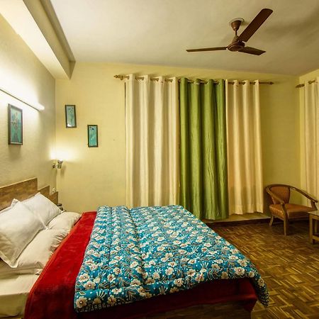 Kalinga Grand Hotel Manāli Exteriör bild