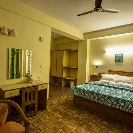 Kalinga Grand Hotel Manāli Exteriör bild