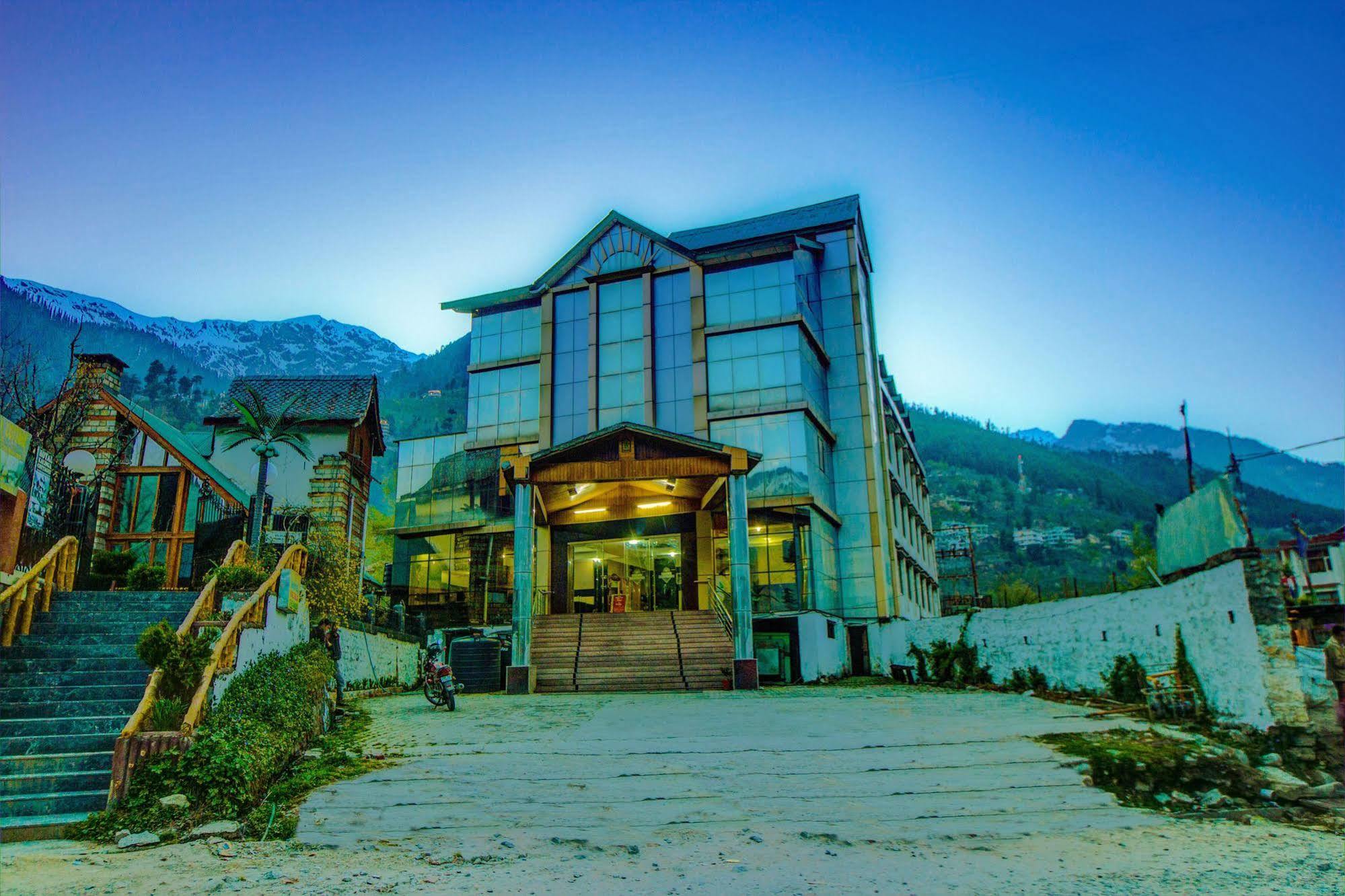 Kalinga Grand Hotel Manāli Exteriör bild
