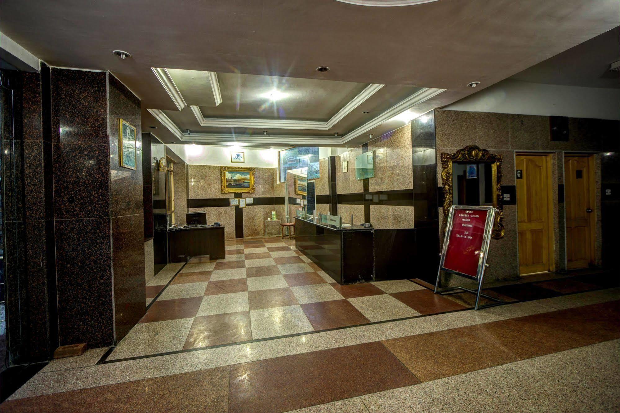 Kalinga Grand Hotel Manāli Exteriör bild
