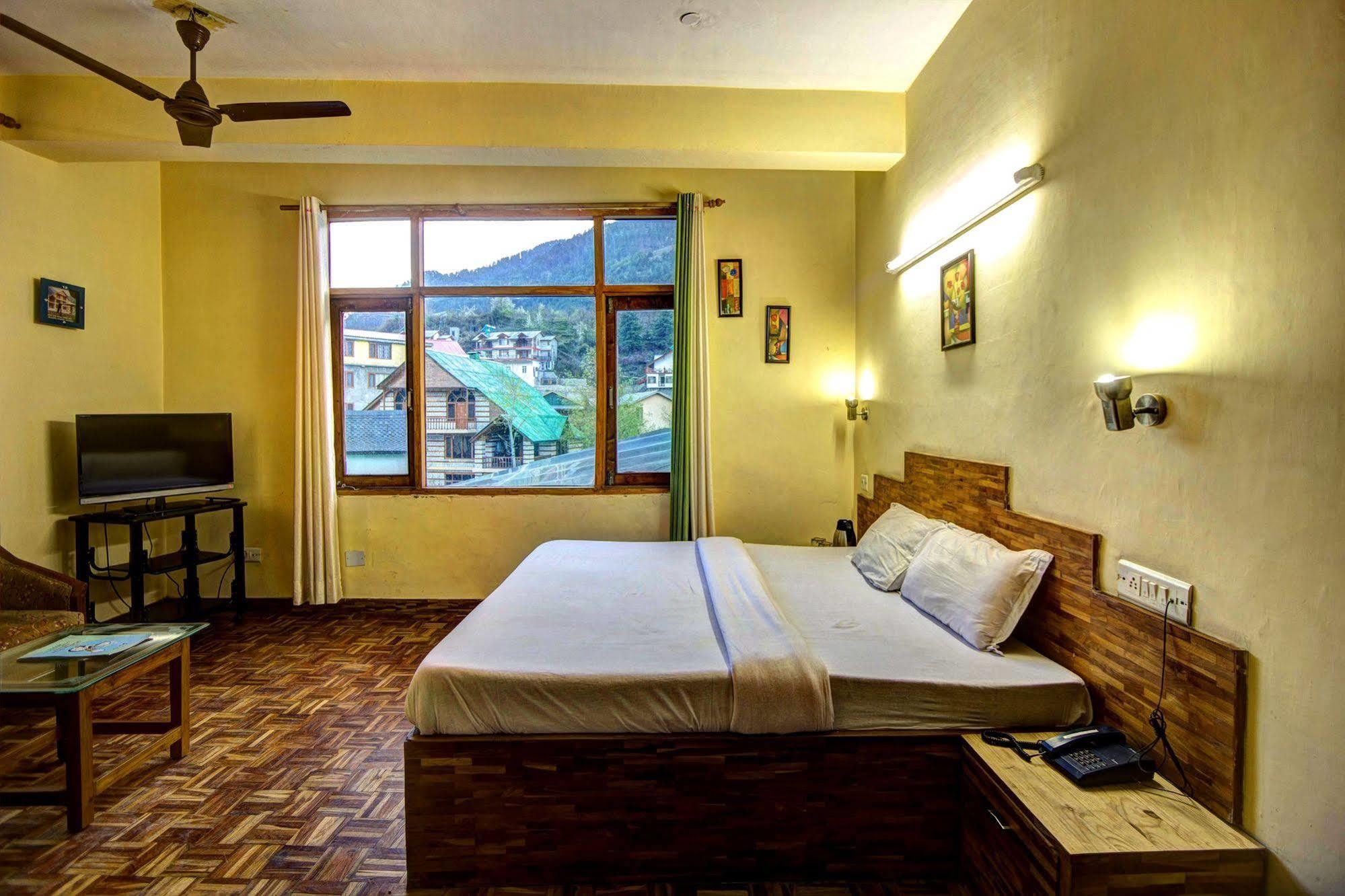 Kalinga Grand Hotel Manāli Exteriör bild