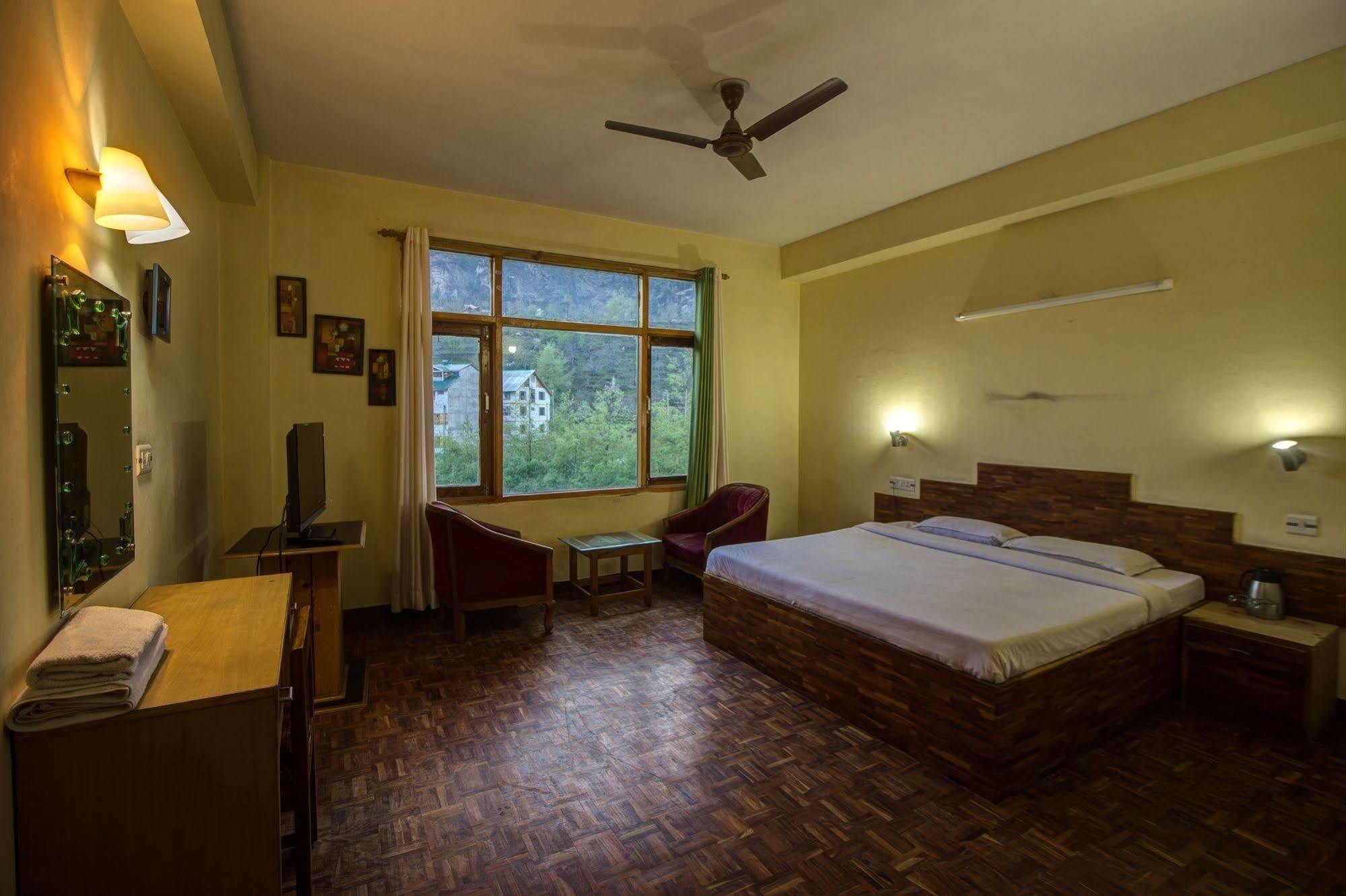 Kalinga Grand Hotel Manāli Exteriör bild