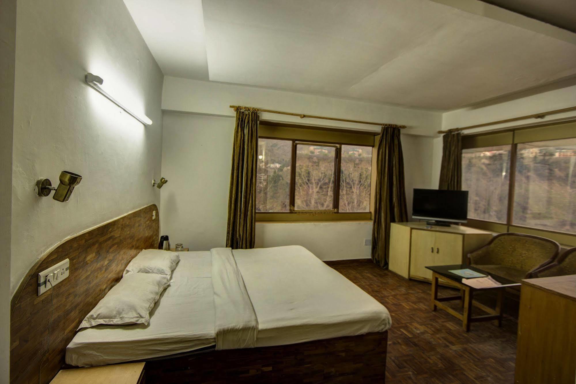 Kalinga Grand Hotel Manāli Exteriör bild