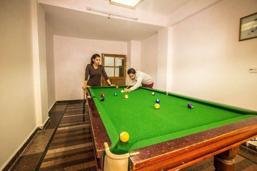 Kalinga Grand Hotel Manāli Exteriör bild