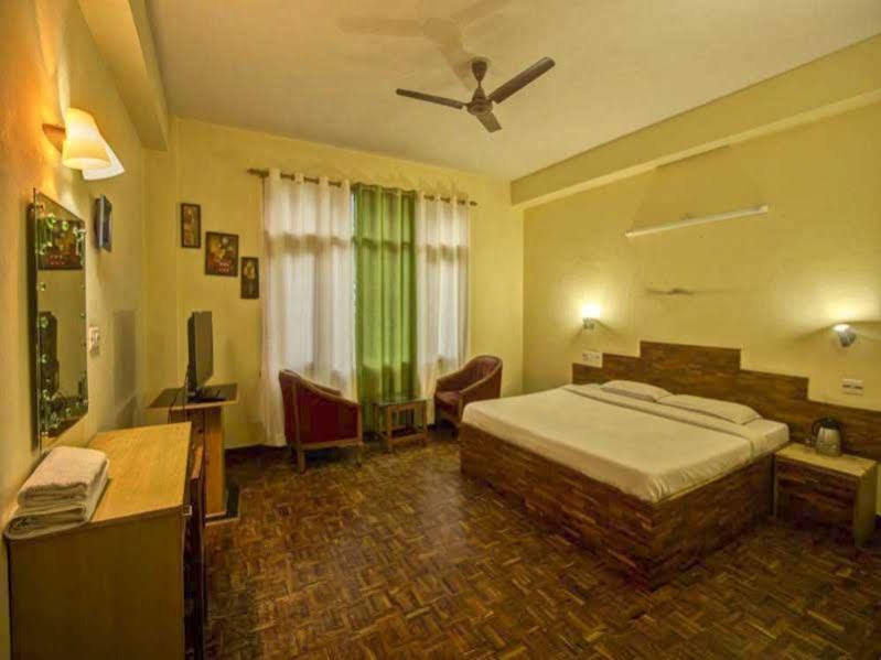 Kalinga Grand Hotel Manāli Exteriör bild